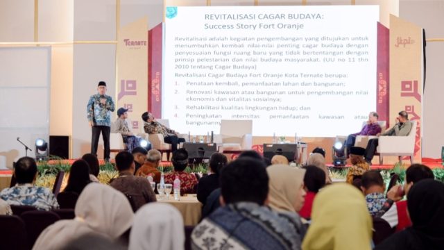 Wali Kota Ternate, M. Tauhid Soleman memberikan pemaparan (foto: nuansa)