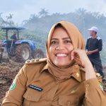Bupati Kepulauan Sula Fifian Adeningsih Mus dan aktivitas warga di Kebun Bahagia